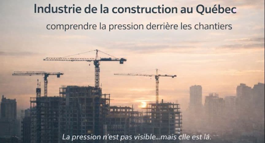 Chantier de construction au Québec au lever du jour illustrant l’industrie de la construction et la pression invisible liée aux budgets, aux délais et aux décisions économiques.